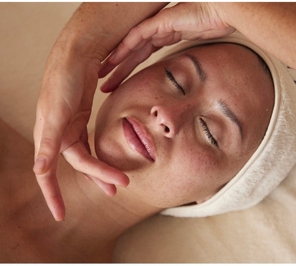 Kobido facial vs Botox : comparatif entre soin naturel et acte médical